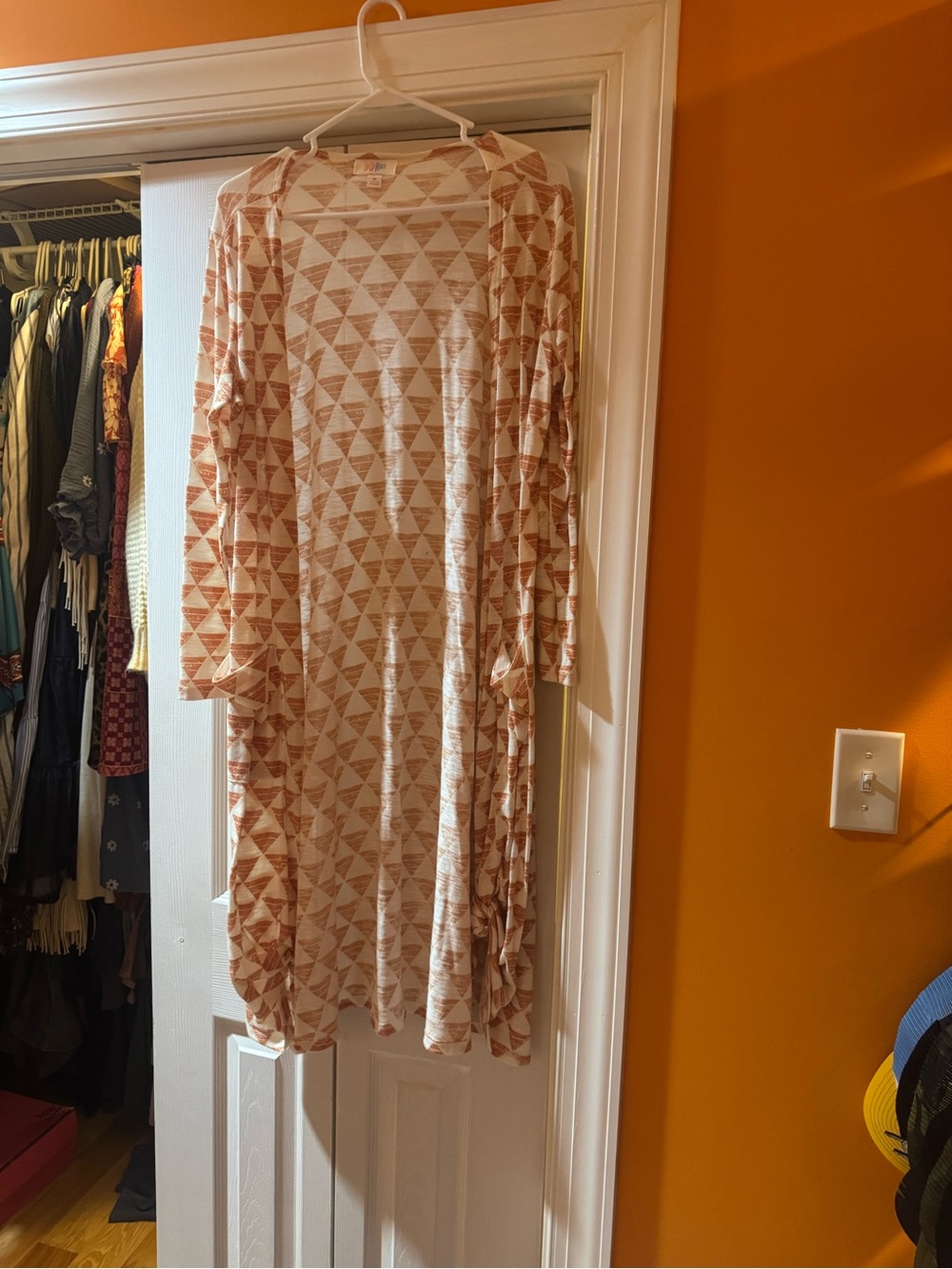 LuLaRoe Cream and Tan Geometric Duster